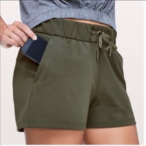 Lululemon on the fly short